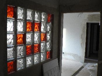 Una pared de pavés para decorar la casa